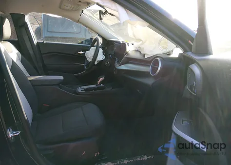 2025 Chevrolet Trax Fwd Ls z USA, uszkodzony, nr VIN KL77LFEP9SC262354